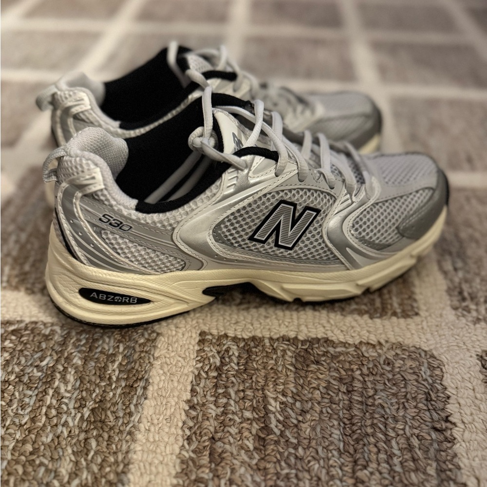 New Balance 530 Silver Cream Sneakers